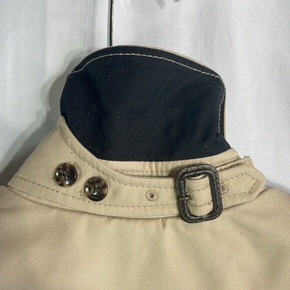 Banana republic classic tan trenchcoat - Picture 6 of 10